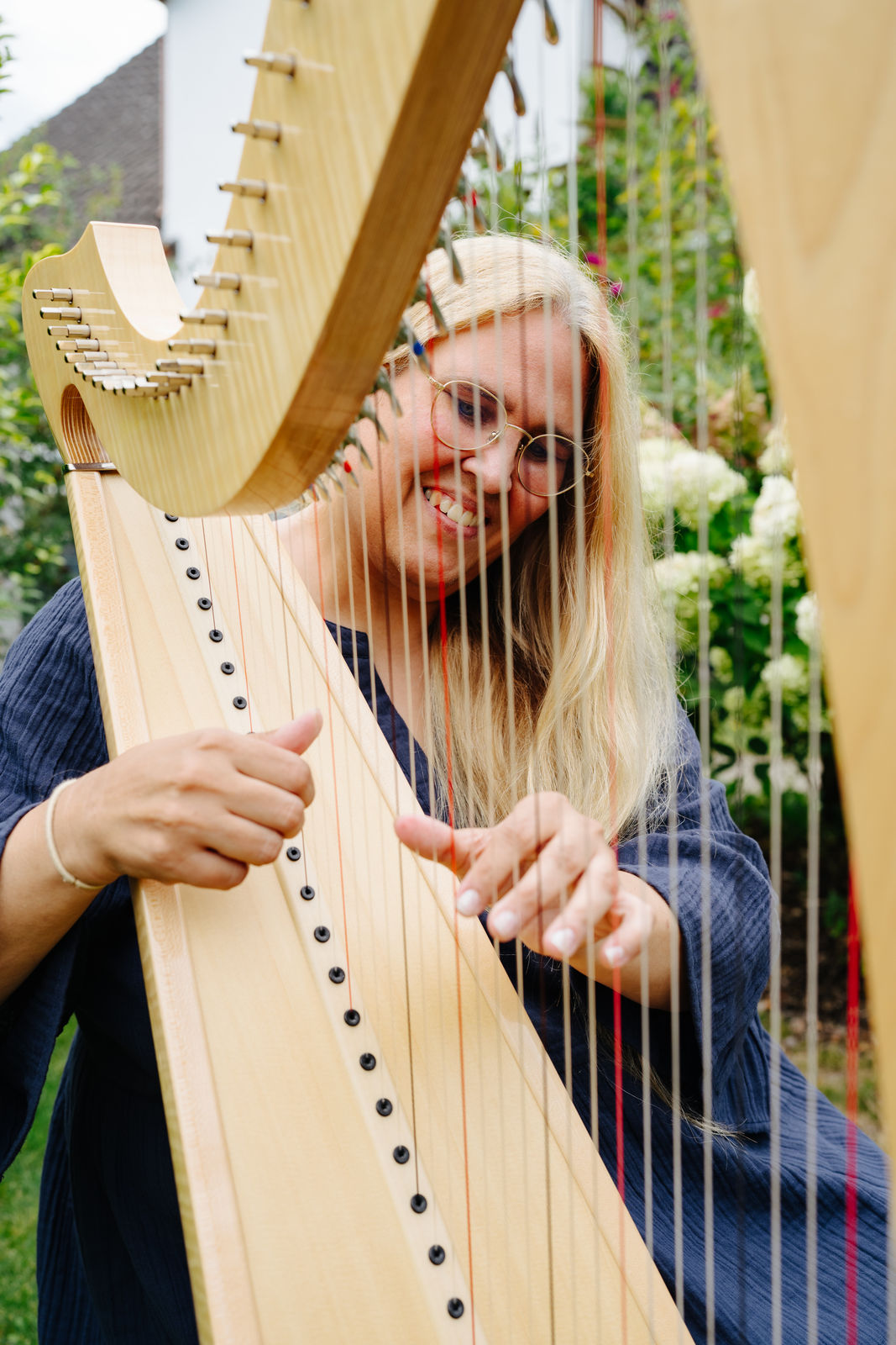 Melanie Kalb mit Harfe